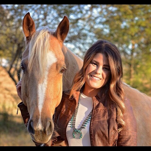 Meet your Posher, Amanda - Picture 9 of 11